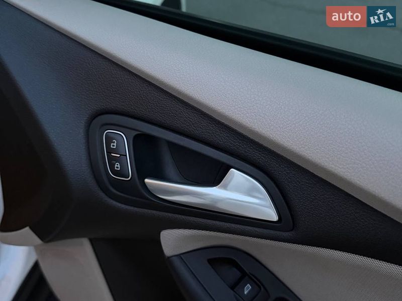 Седан Ford Focus 2015 в Днепре