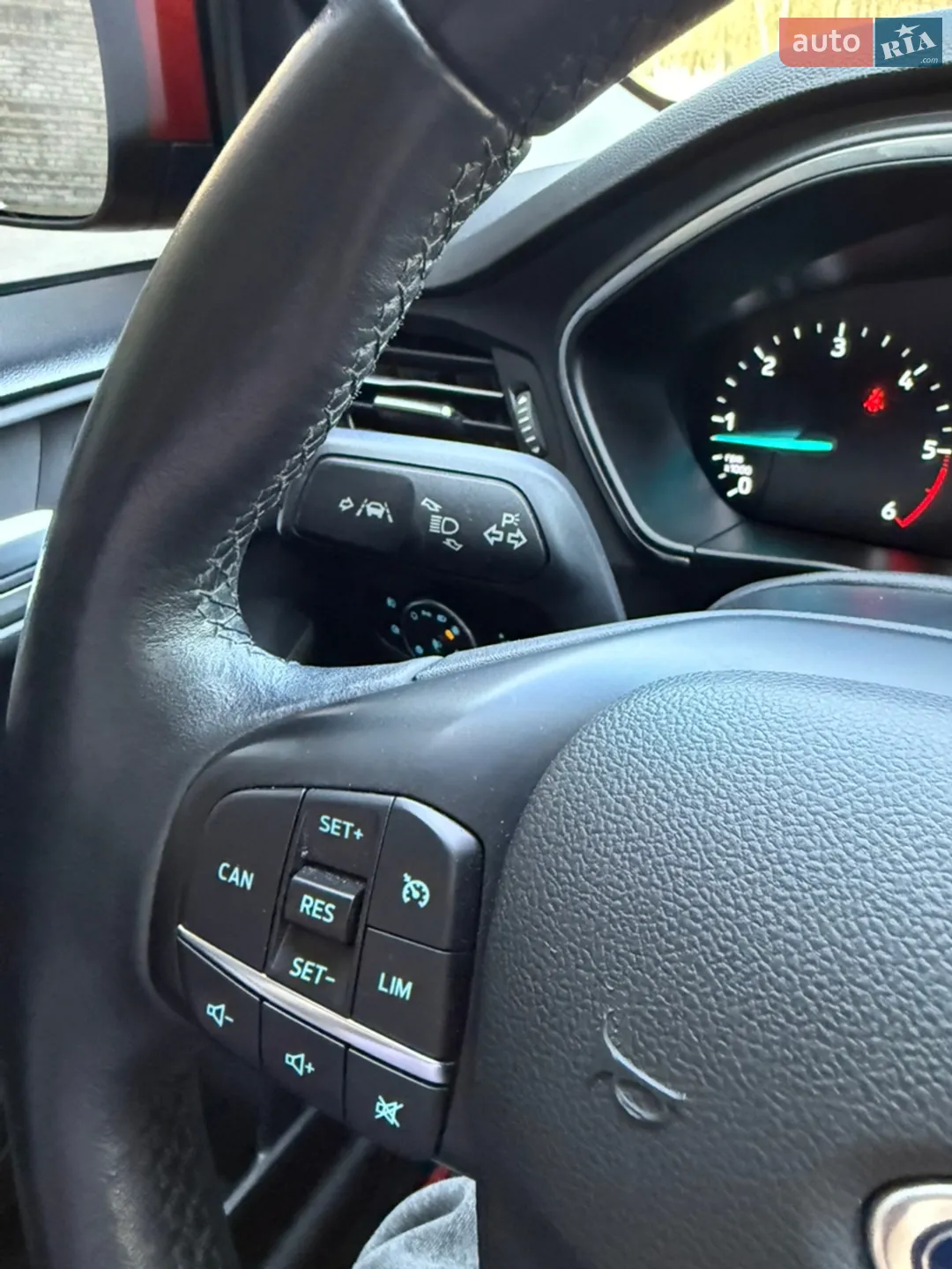 2020 Ford Focus - мініатюра 18