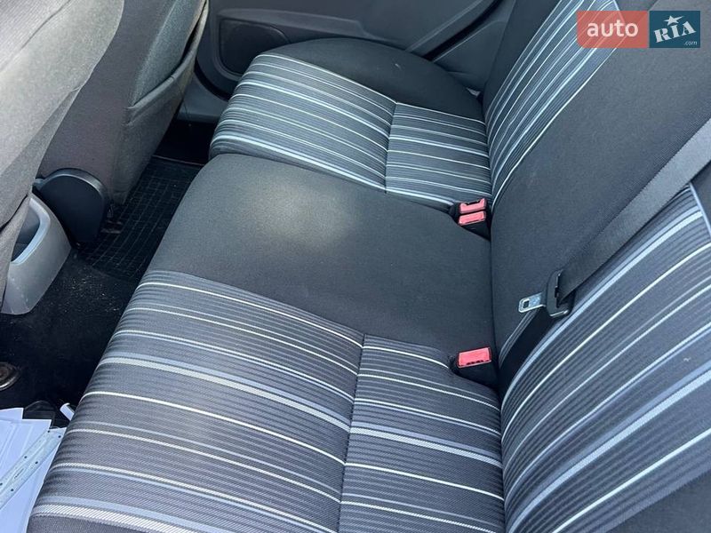 Хетчбек Ford Focus 2008 в Києві фото 6 Хетчбек Ford Focus 2008 в Києві