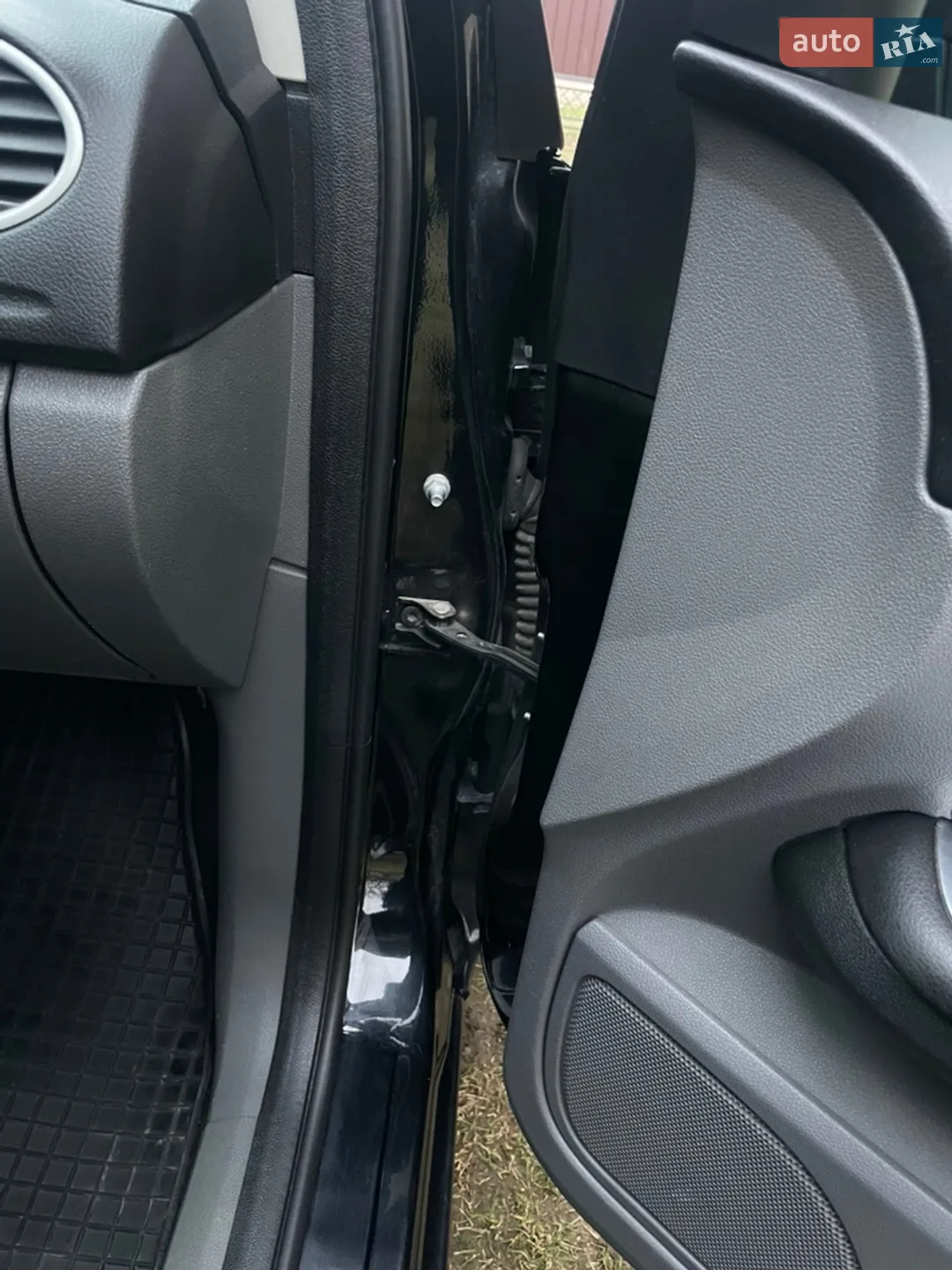 2010 Ford Focus - мініатюра 11