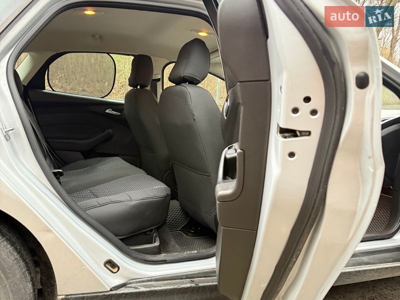 Седан Ford Focus 2017 в Львове фото 11 Седан Ford Focus 2017 в Львове