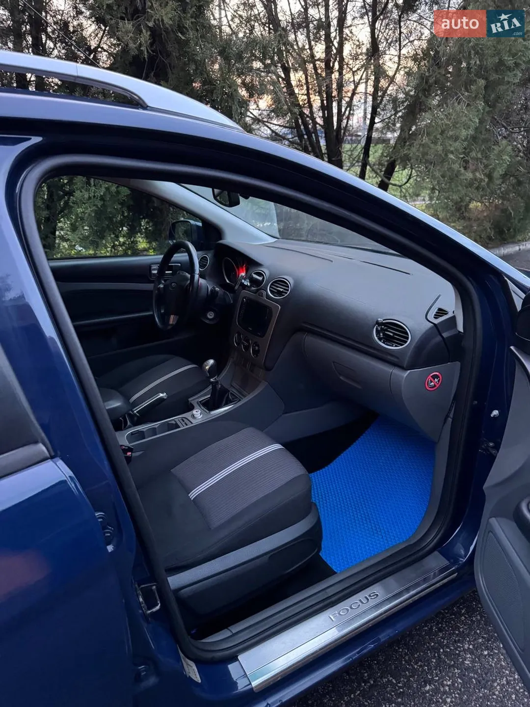 2010 Ford Focus - мініатюра 9