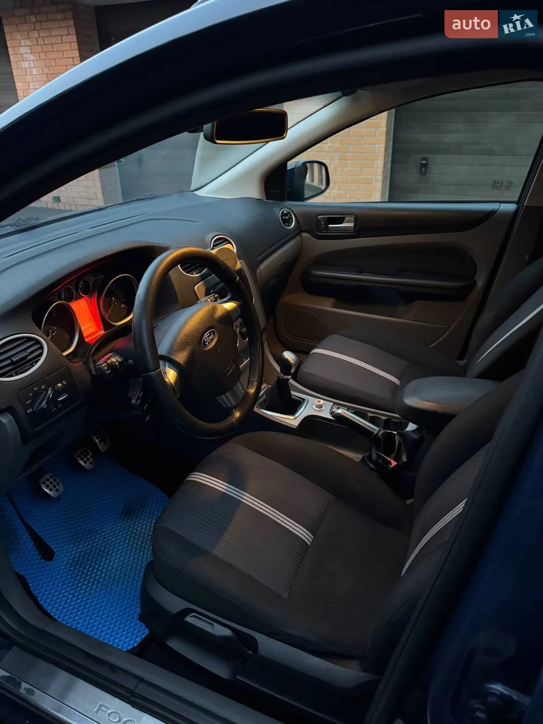 2010 Ford Focus - мініатюра 11