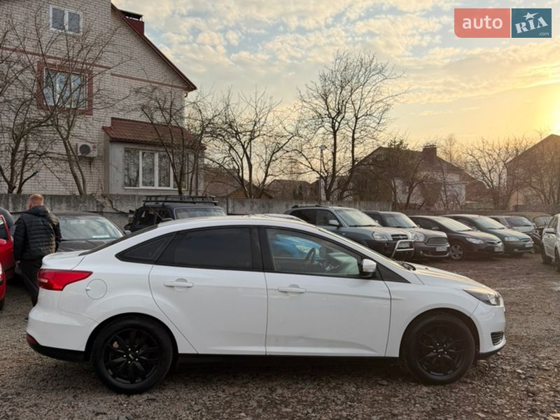 Седан Ford Focus 2015 в Чернігові
