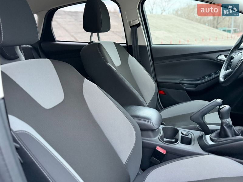 Хэтчбек Ford Focus 2014 в Киеве