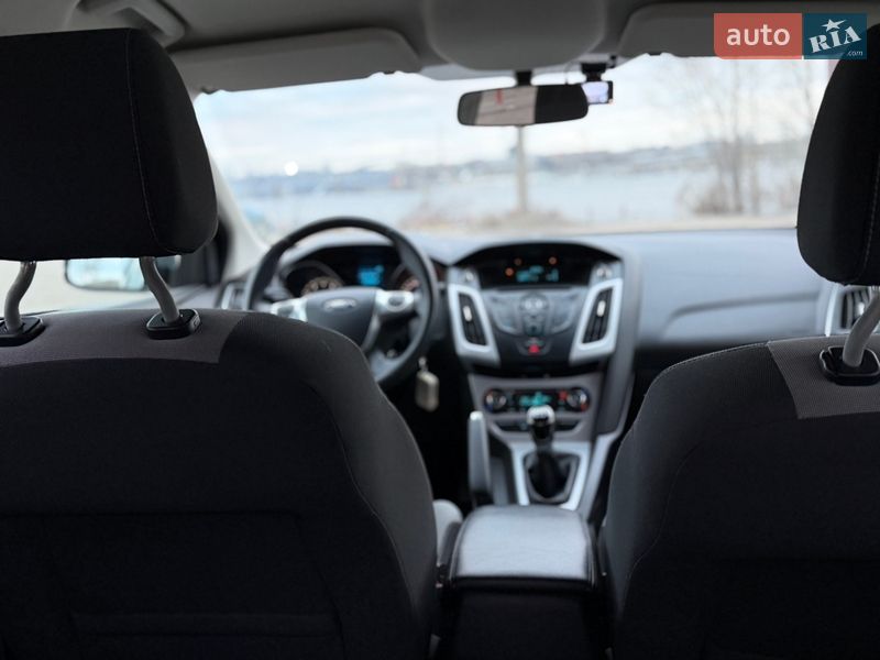 Хэтчбек Ford Focus 2014 в Киеве