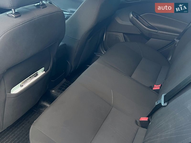 Седан Ford Focus 2015 в Львові