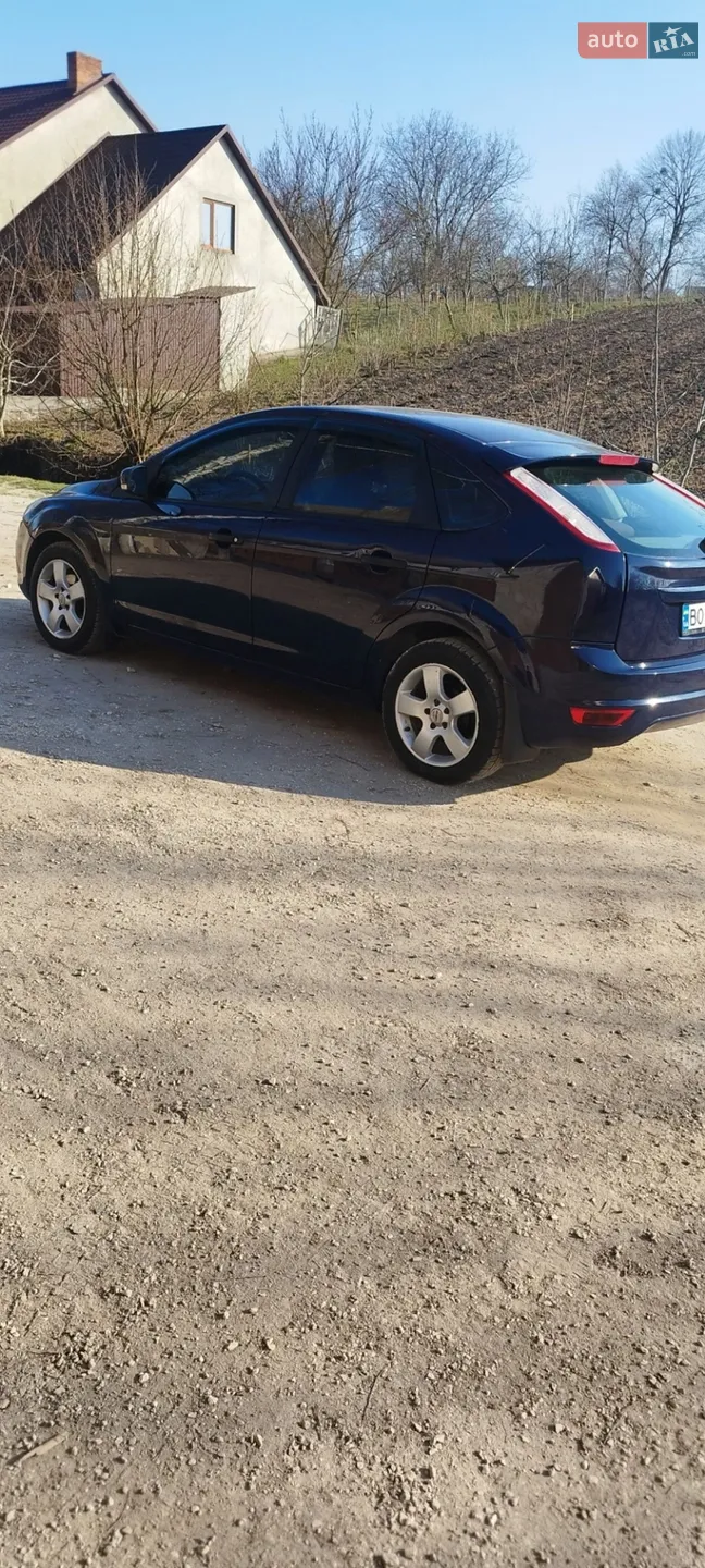 2010 Ford Focus - мініатюра 9