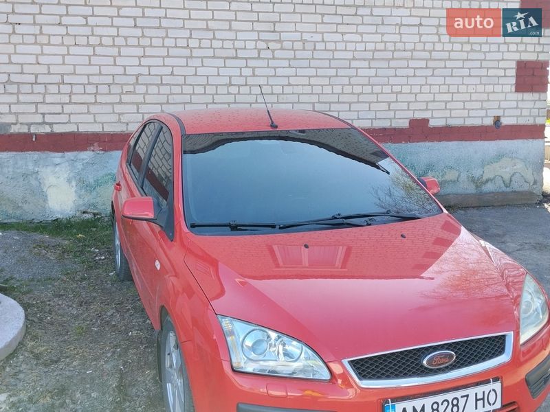 Хетчбек Ford Focus 2005 в Кореці