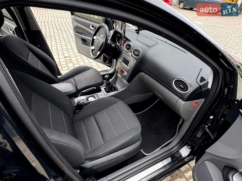 Хэтчбек Ford Focus 2010 в Ивано-Франковске