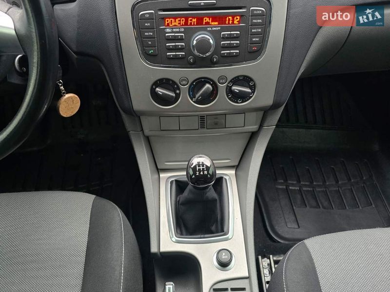 Хэтчбек Ford Focus 2010 в Полтаве фото 20 Хэтчбек Ford Focus 2010 в Полтаве