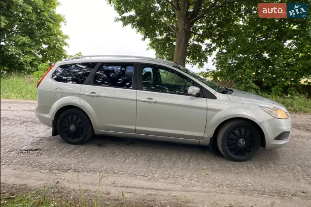 2010 Ford Focus - мініатюра 11