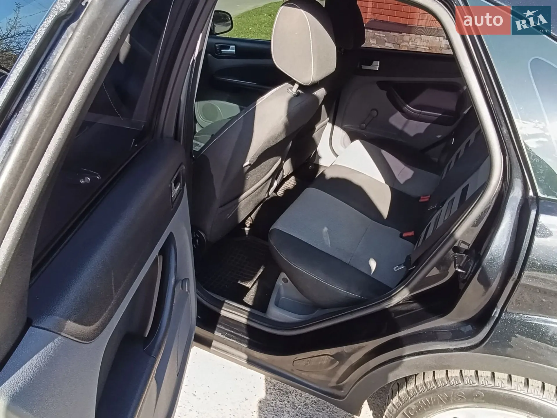 2010 Ford Focus - мініатюра 15