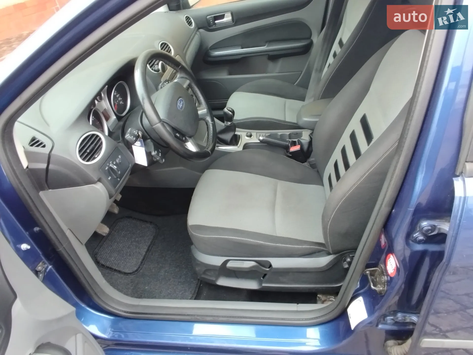 2010 Ford Focus - мініатюра 15