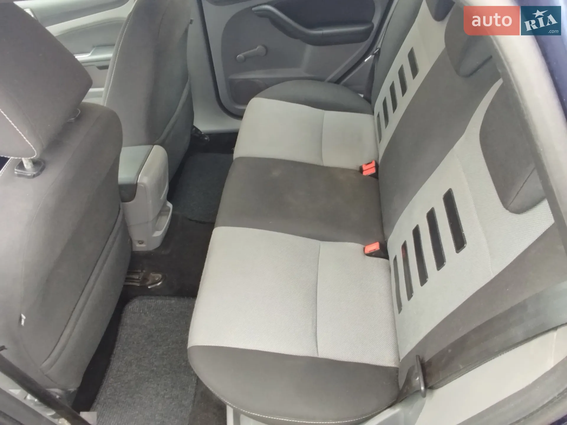 2010 Ford Focus - мініатюра 27