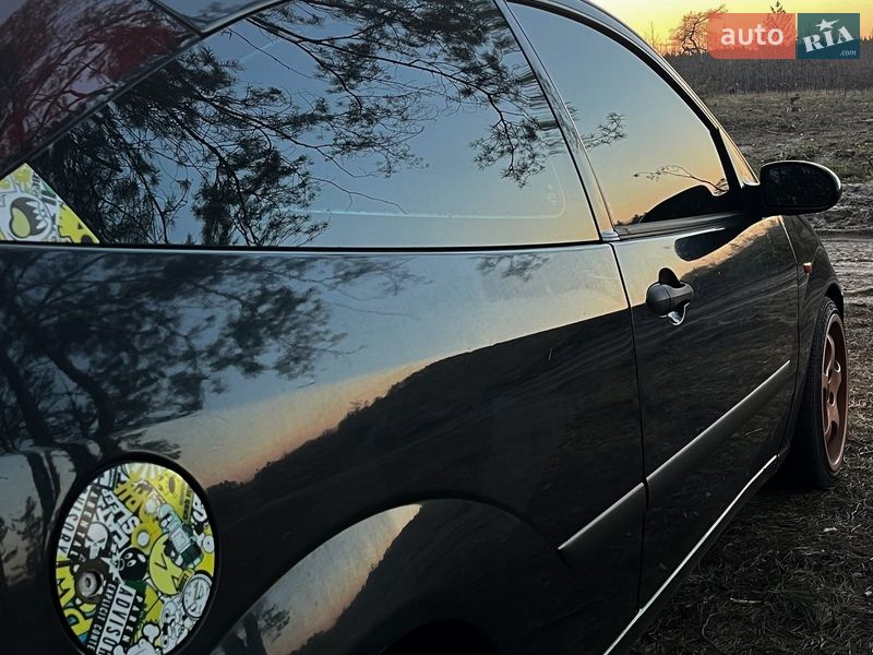 Хэтчбек Ford Focus 2004 в Вышгороде