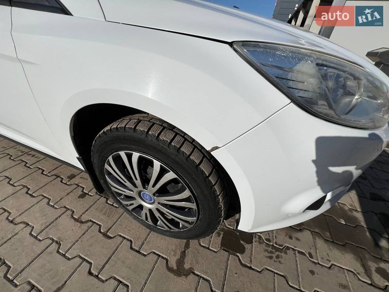 Универсал Ford Focus 2013 в Виньковцах