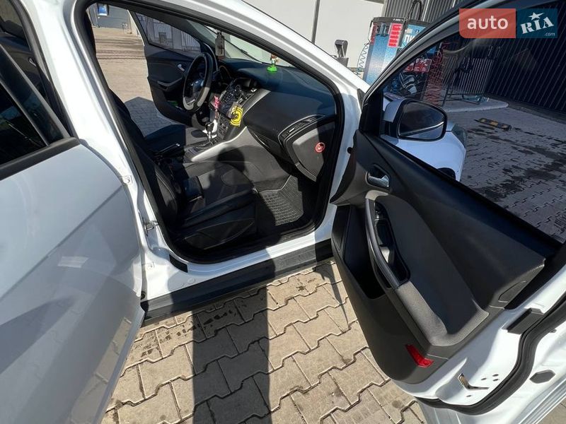 Универсал Ford Focus 2013 в Виньковцах