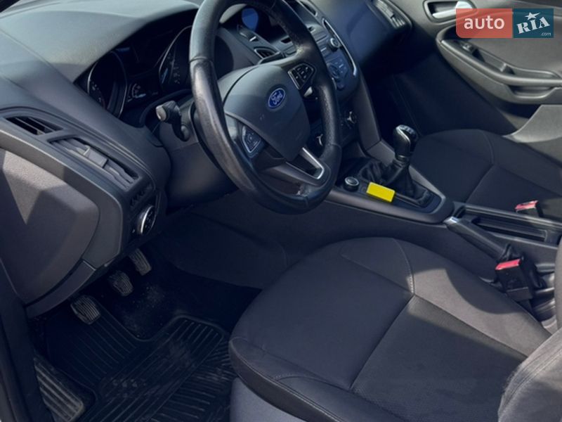 Хетчбек Ford Focus 2017 в Дніпрі фото 14 Хетчбек Ford Focus 2017 в Дніпрі