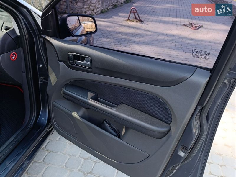 Універсал Ford Focus 2005 в Шумську