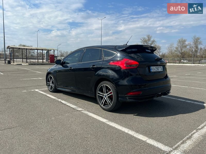 Хэтчбек Ford Focus 2016 в Киеве