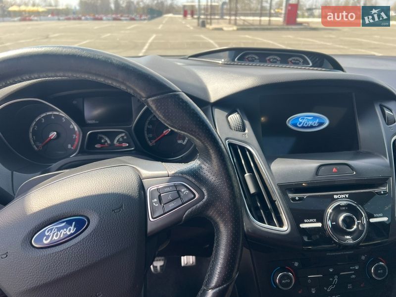 Хэтчбек Ford Focus 2016 в Киеве