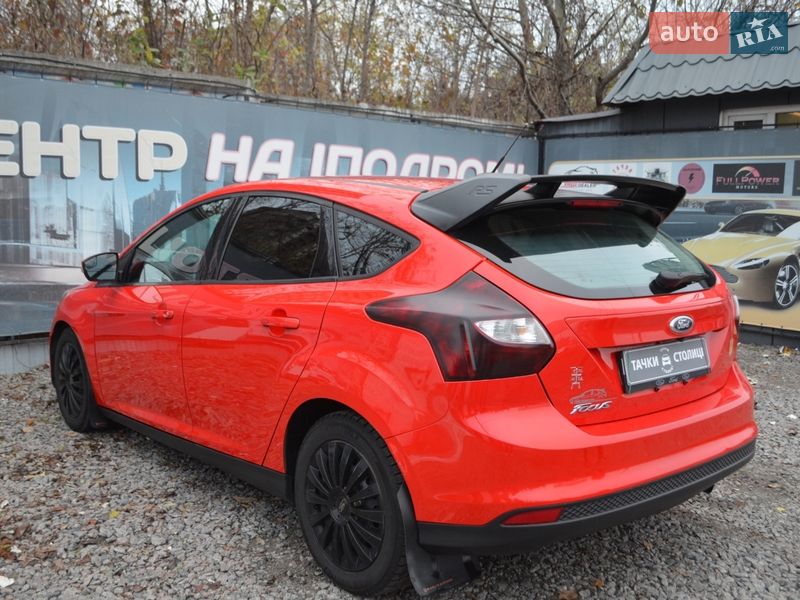 Хэтчбек Ford Focus 2014 в Киеве