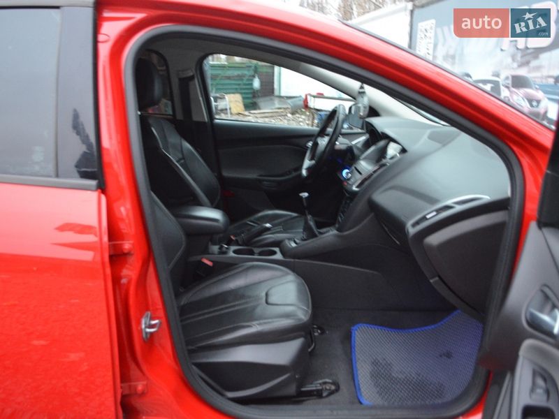 Хэтчбек Ford Focus 2014 в Киеве
