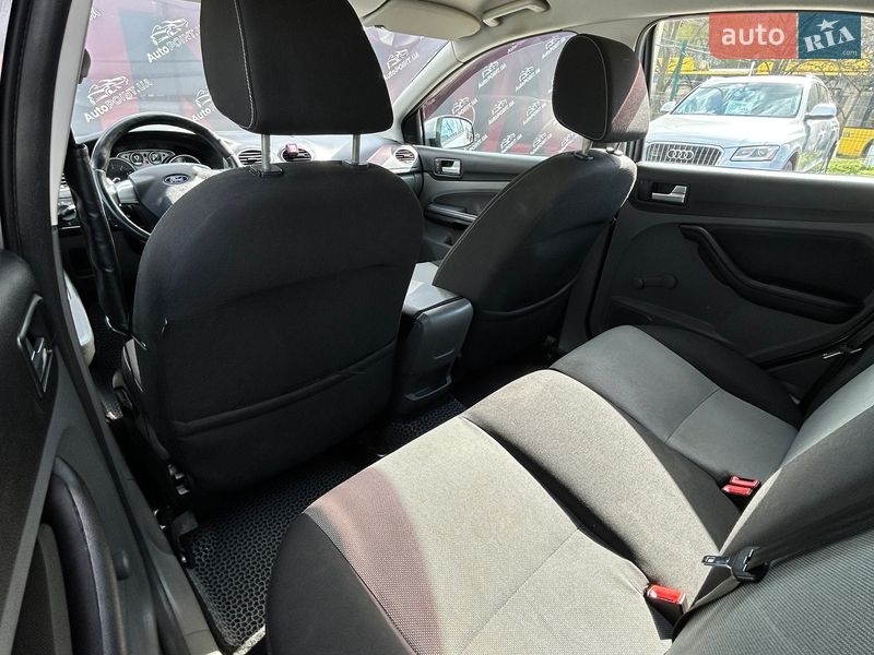 Хэтчбек Ford Focus 2010 в Сумах