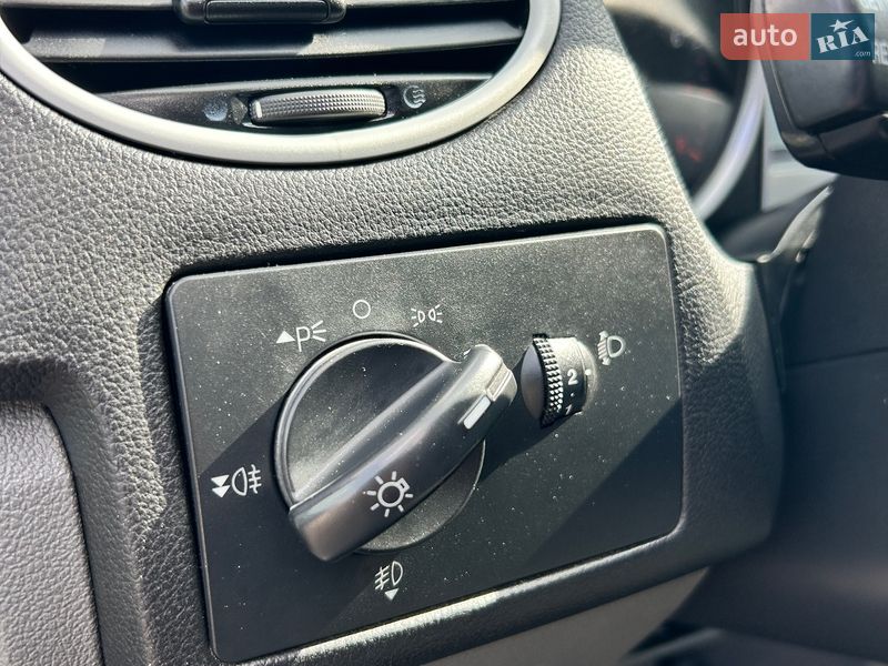 Хэтчбек Ford Focus 2010 в Сумах