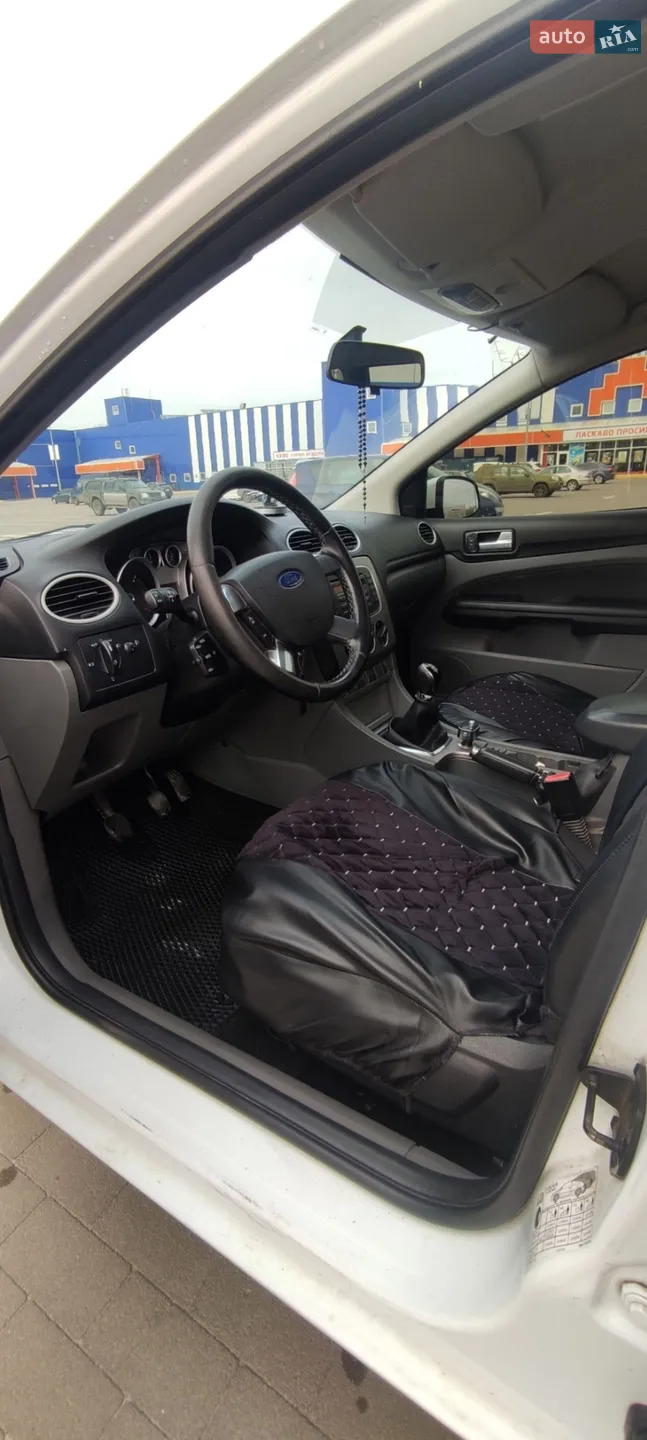 2010 Ford Focus - мініатюра 8