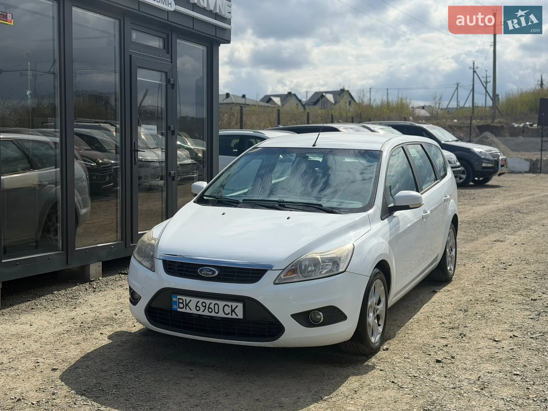 2010 Ford Focus - мініатюра 2