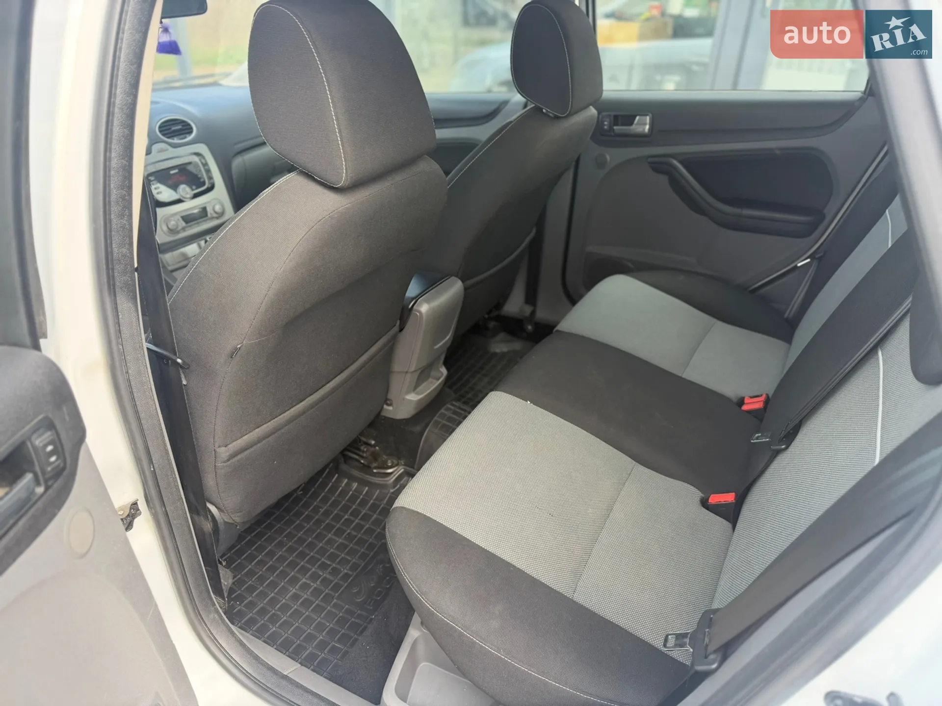 2010 Ford Focus - мініатюра 8