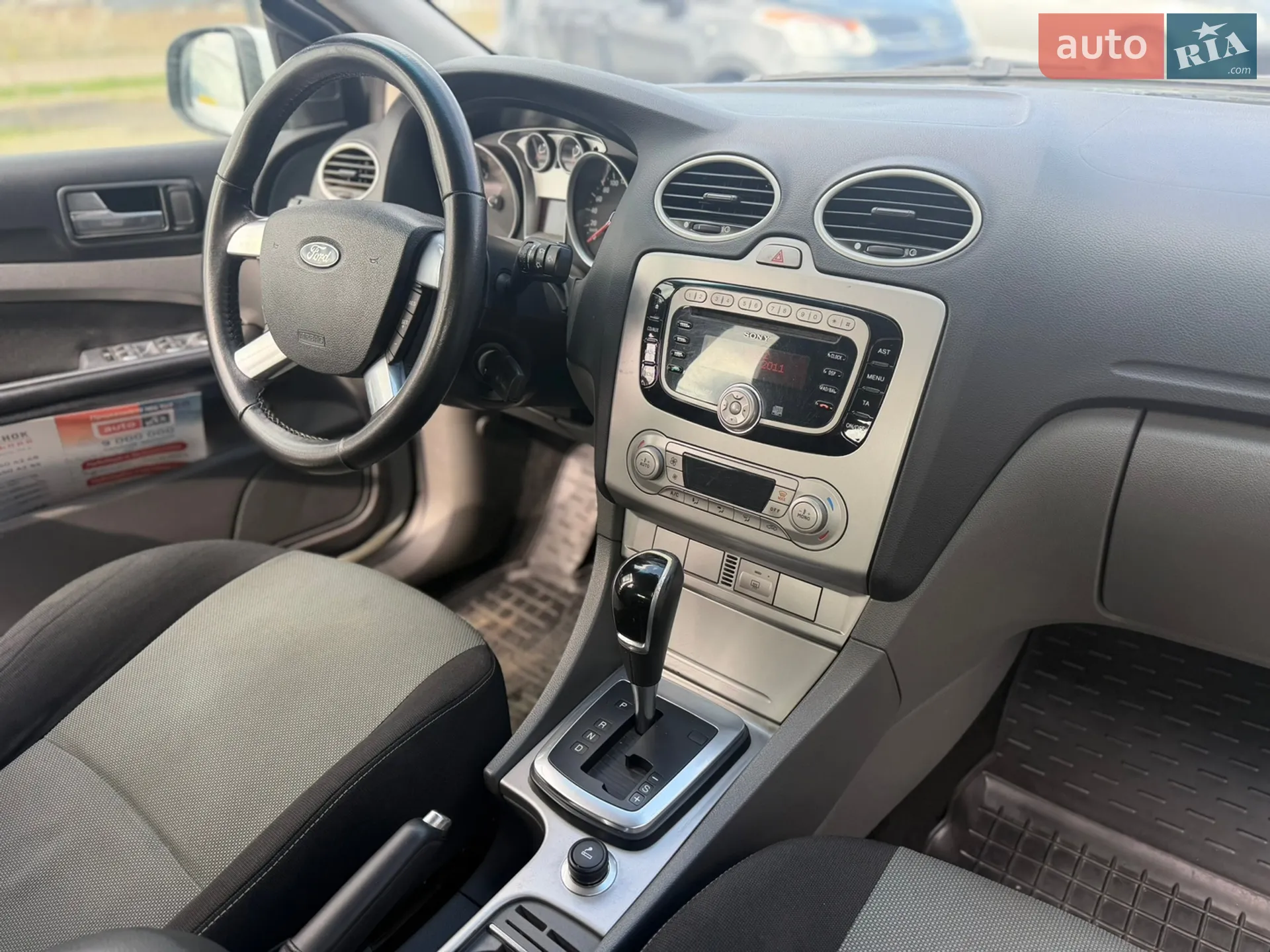 2010 Ford Focus - мініатюра 9