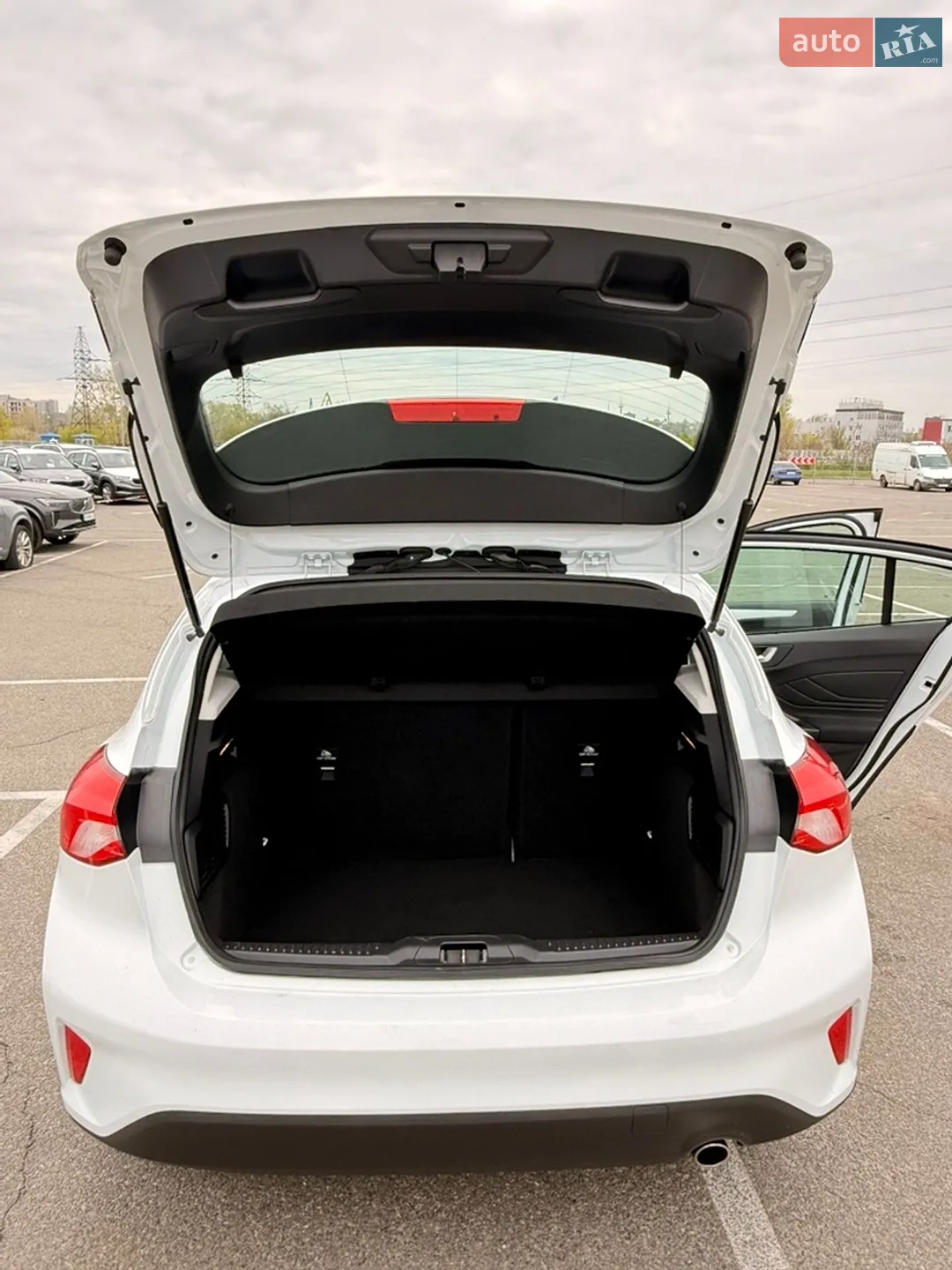 2019 Ford Focus - мініатюра 17