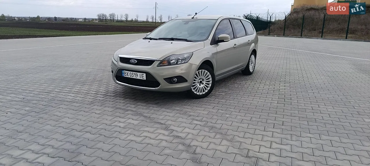 2010 Ford Focus - мініатюра 9
