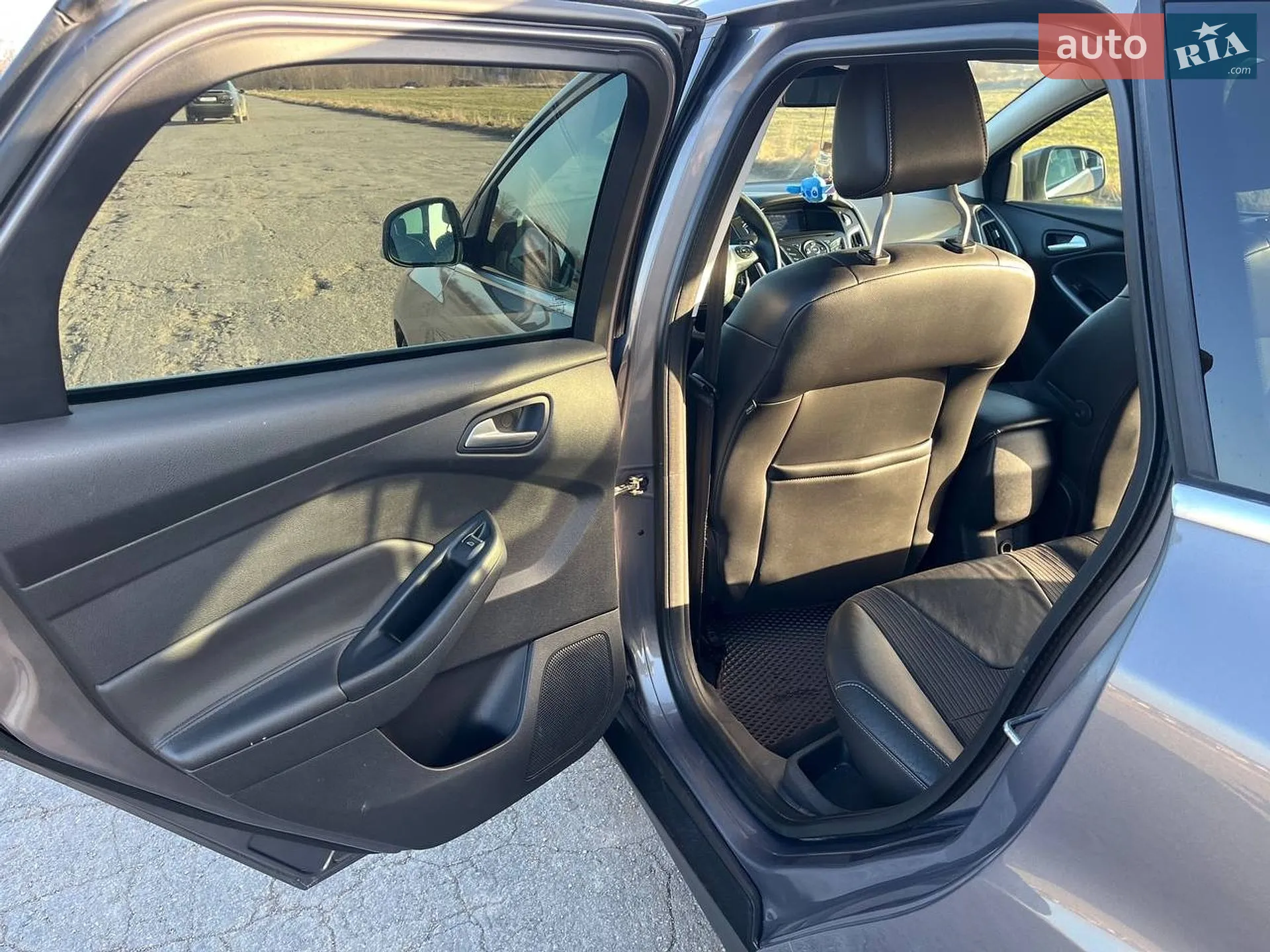 2011 Ford Focus - мініатюра 25