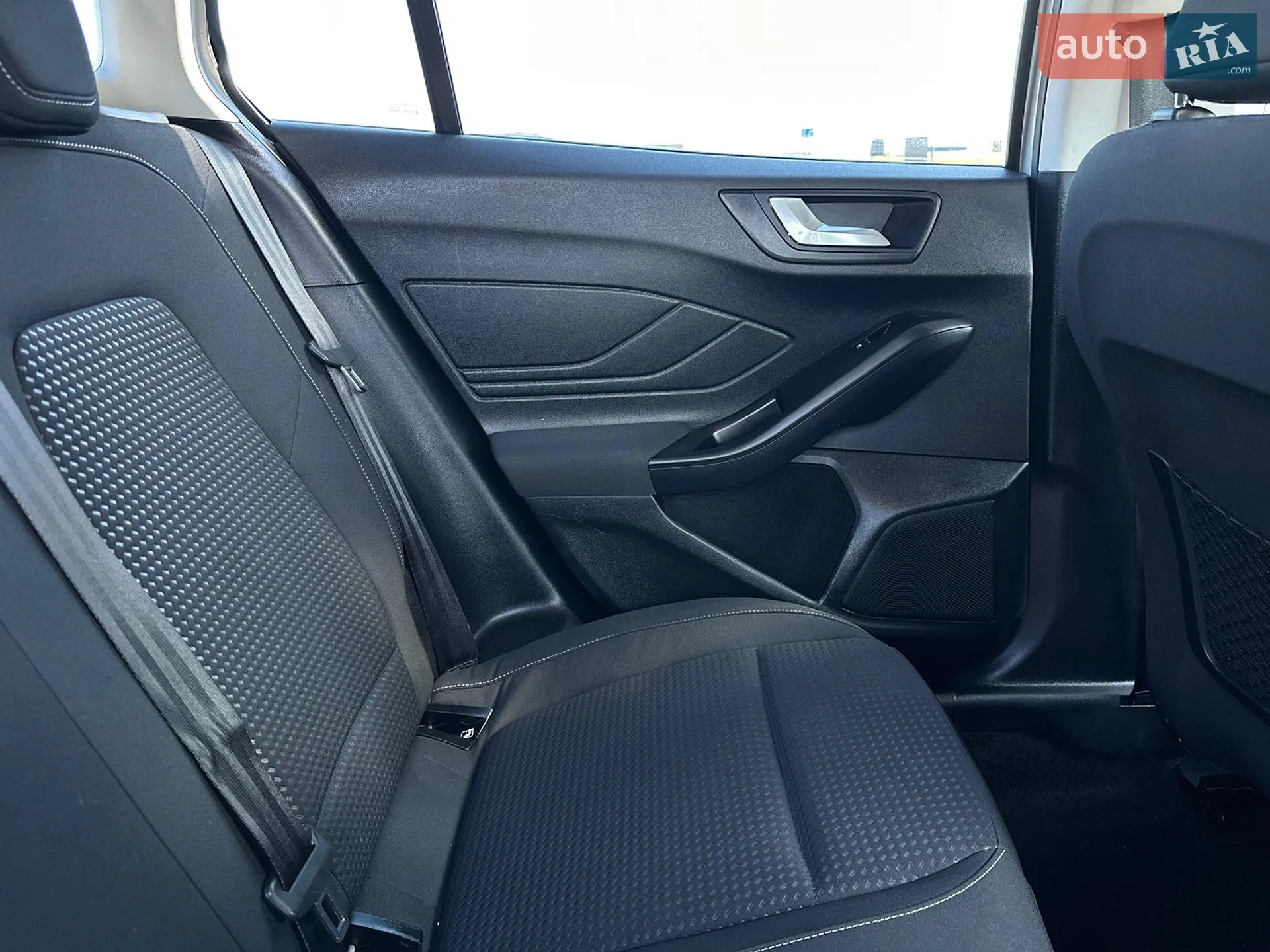 2019 Ford Focus - мініатюра 16