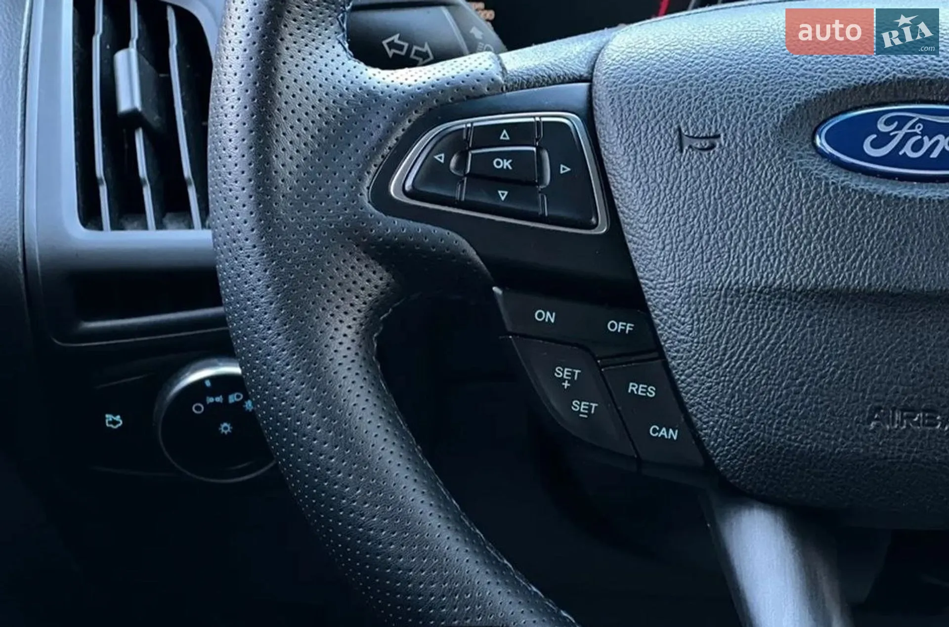 2015 Ford Focus - мініатюра 16