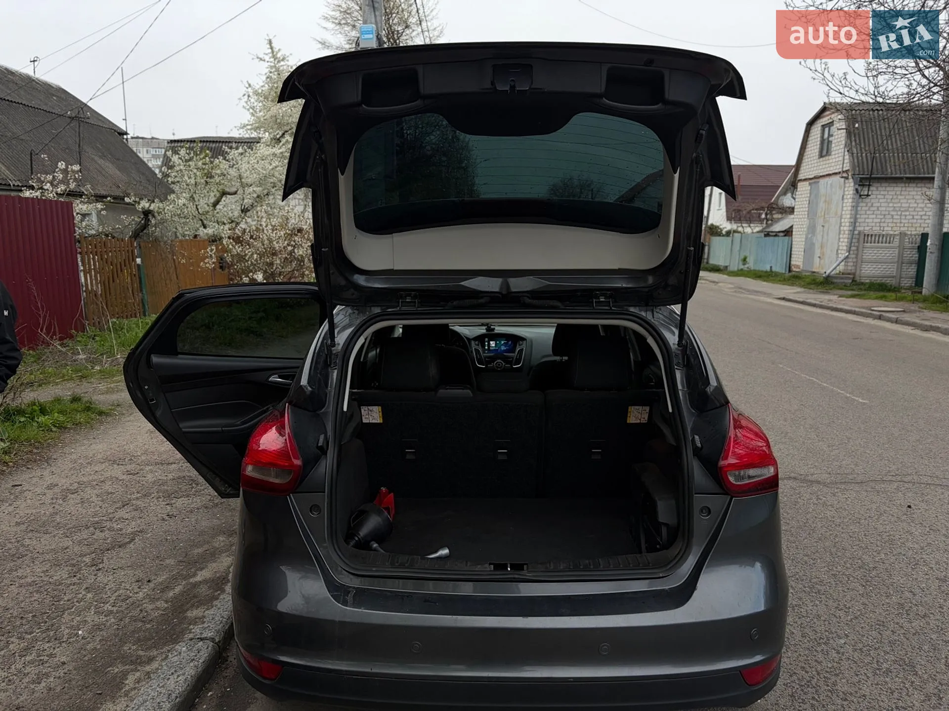 2017 Ford Focus - мініатюра 17