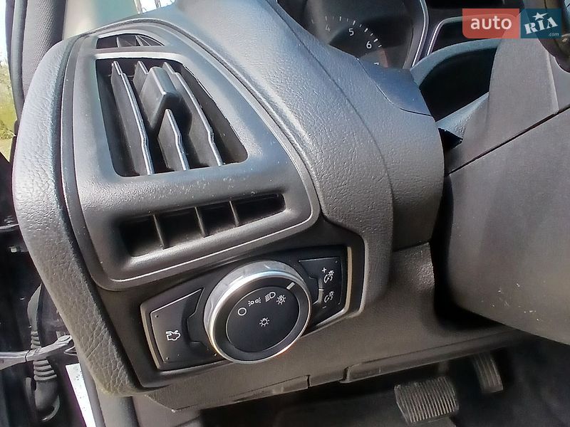 Хетчбек Ford Focus 2015 в Обухові