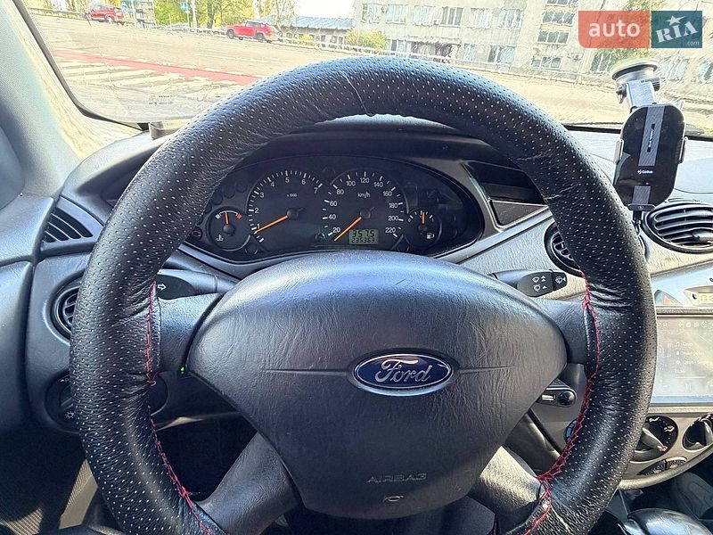 Хэтчбек Ford Focus 2003 в Киеве