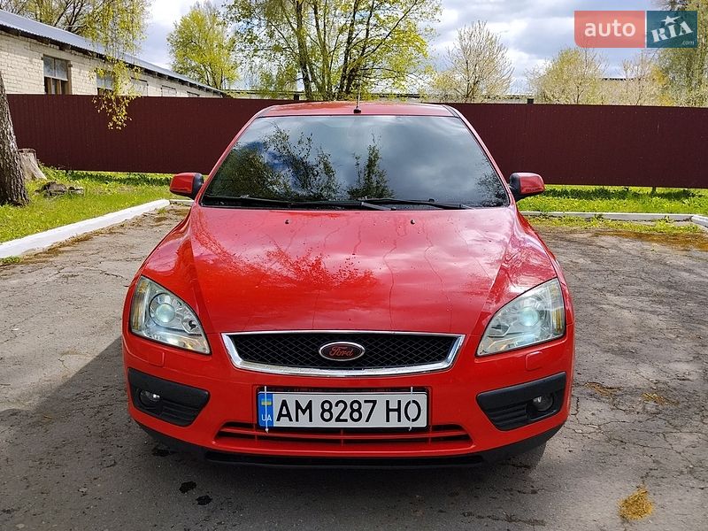 Хетчбек Ford Focus 2005 в Кореці