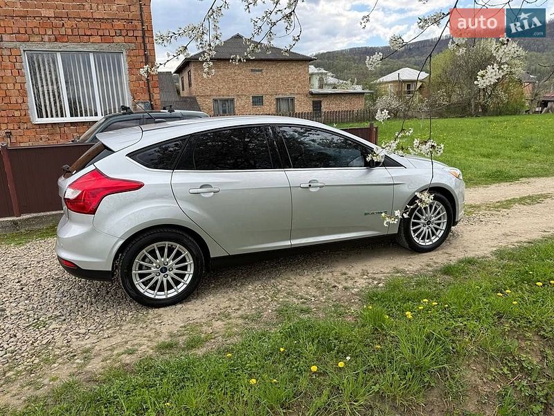 Хэтчбек Ford Focus 2014 в Косове