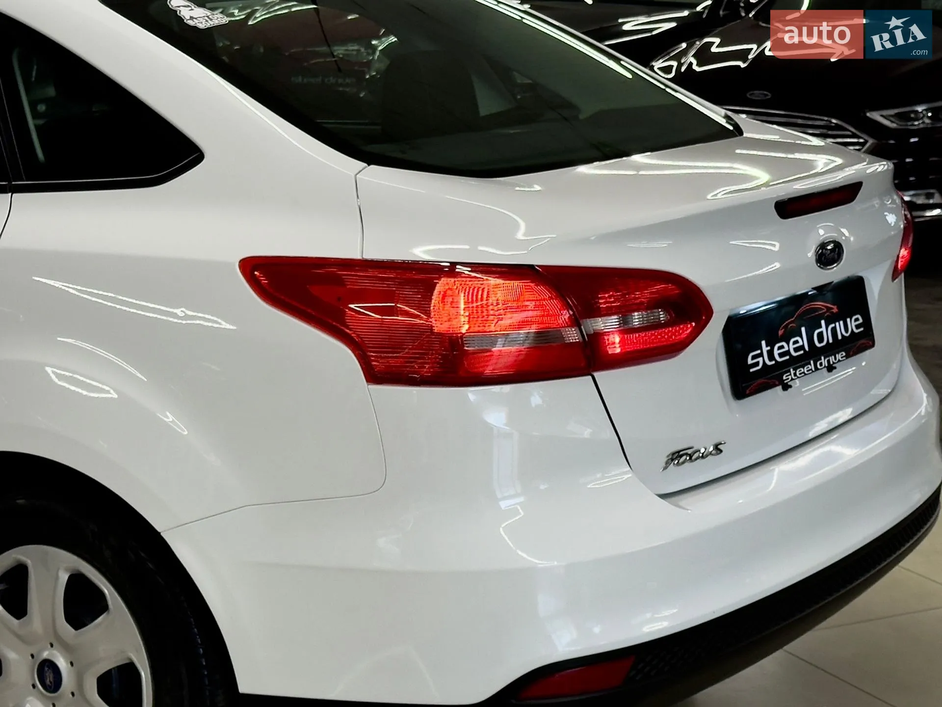 2017 Ford Focus - мініатюра 18