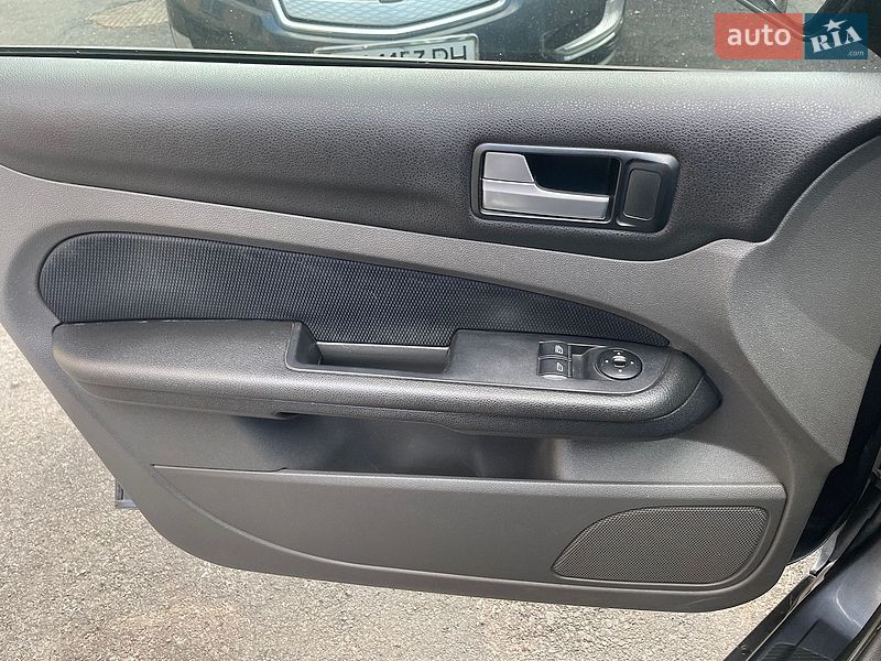 Хэтчбек Ford Focus 2006 в Одессе