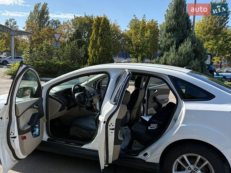 Седан Ford Focus 2015 в Дніпрі