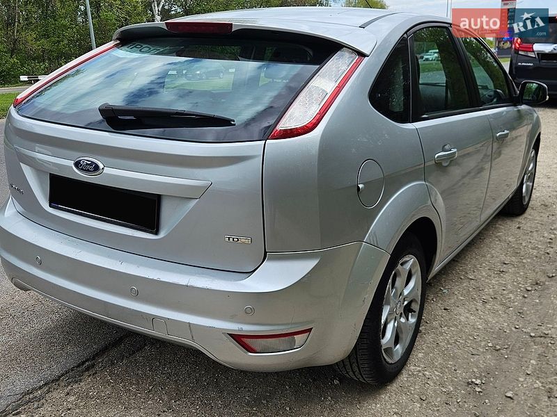 Хетчбек Ford Focus 2011 в Білгороді-Дністровському