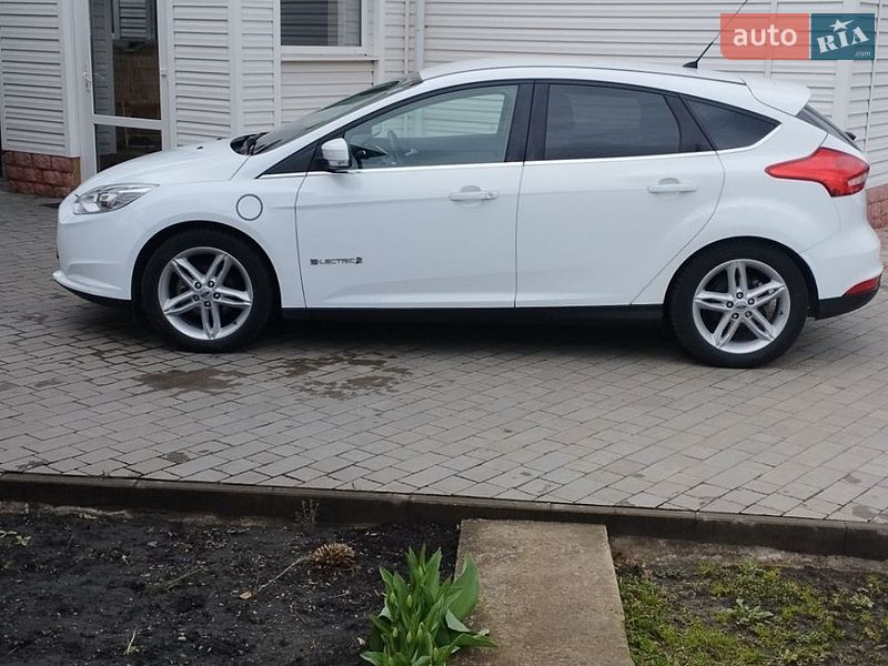 Хетчбек Ford Focus 2015 в Житомирі