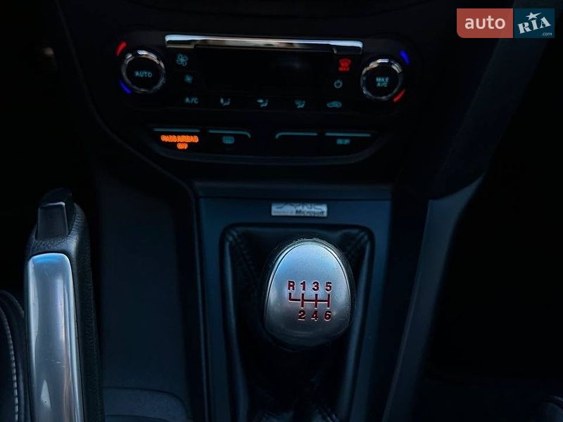 Хетчбек Ford Focus 2012 в Дніпрі
